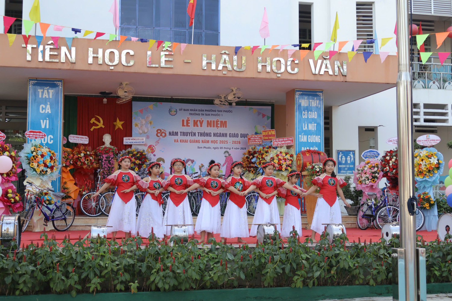 597dc8376f0ce452bd1d7