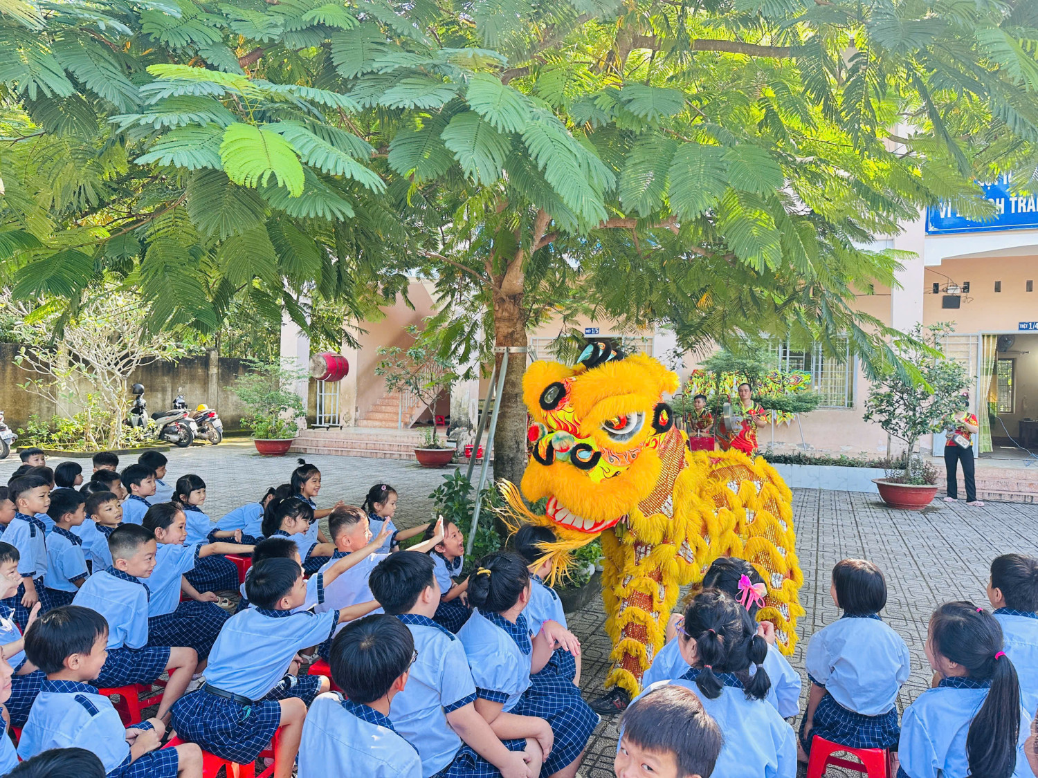 55b811db7e67f439ad76